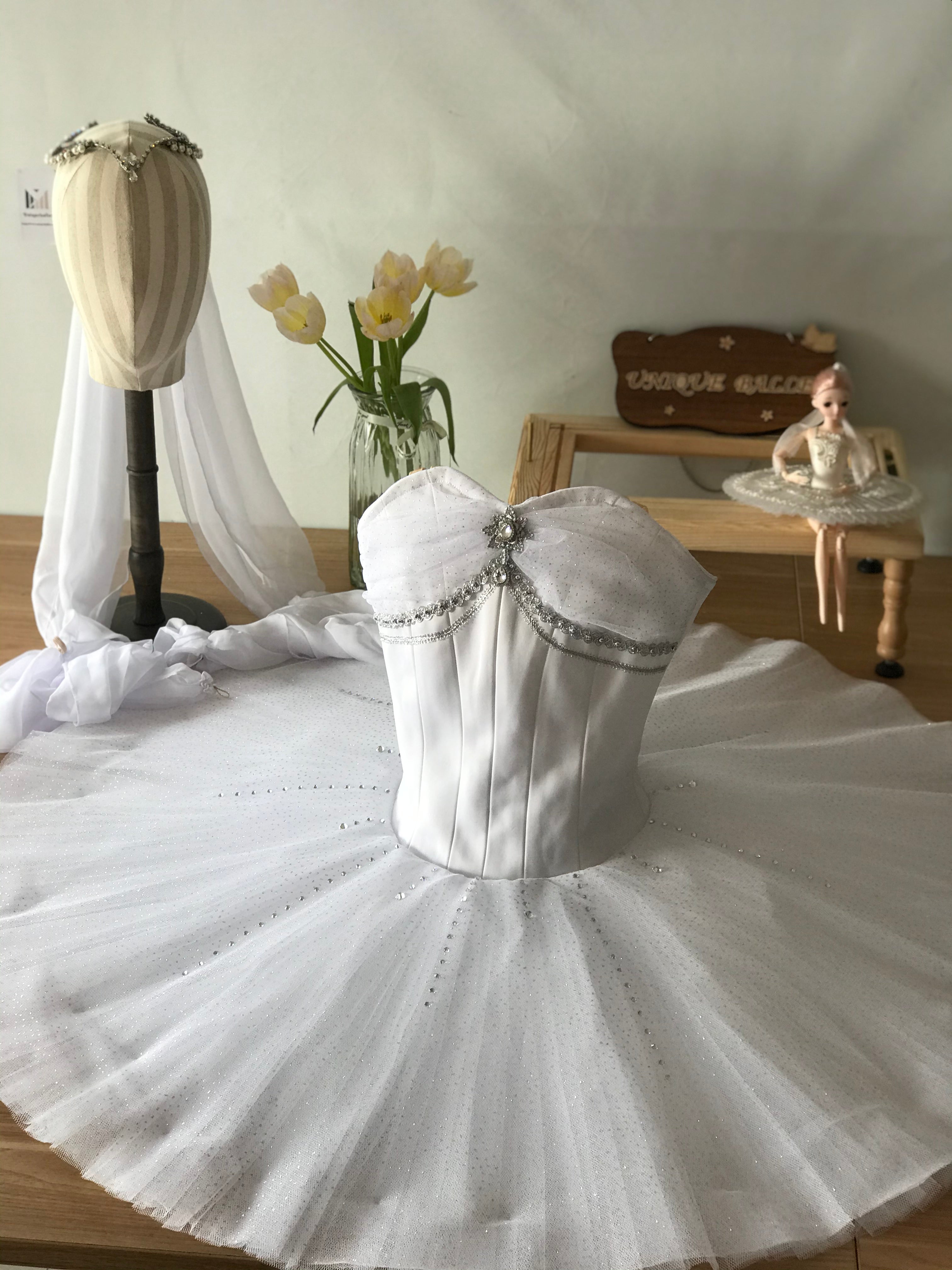 Professional Shining Rhinestones White Ballet Tutu Costume For La Bayadère The Shade Classical Ballet TuTu Stage Dance Wear With Hooks